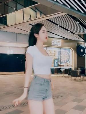 A post by @janenena0 on TikTok caption: #tiktokdance #beautifulgirl #PlantLover