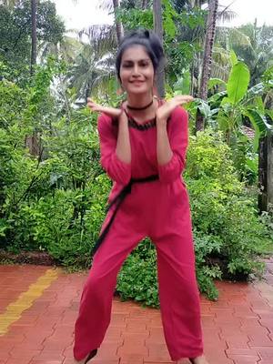 A post by @_rashmi_bhat_ on TikTok caption: again trending song with trending effect 🌸🔥😝 #kundapura #kannadathi #singa #trending #virał #foryoupage #rashmibhat