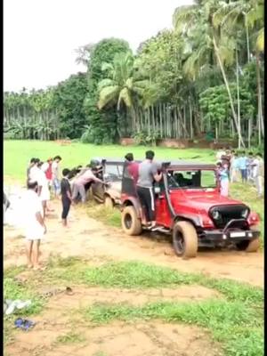 A post by @sjm0483 on TikTok caption: Home Town ..Full Kanditt Poykko..😘#jeeplife #jeep4x4 #malappuram #foryoupage #trending #tiktokindia #viral #vandipranthan #vandi #jeep #kasaragod #kl