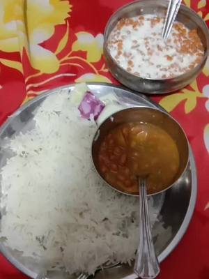 A post by @pooja_dhand on TikTok caption: #aajoo friends rajma chawal khaiye😋😋😋😋😋😋😋