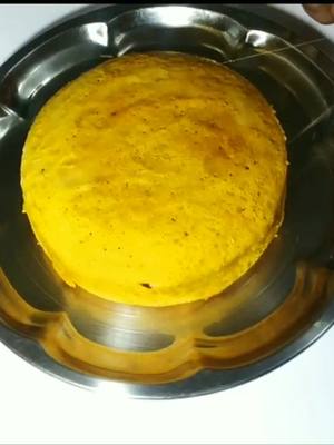 A post by @laxmiskitchen on TikTok caption: Mango Vanila cake Part -2 , कम से कम ingredients मे बच्चो के लिये घर पे बनाये केक 🥭😋 #tiktokfoodie #titktokchef #EasyRecipes #lockdowncooking #cake