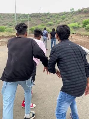 A post by @ravi.saroj_76 on TikTok caption: 🔥🔥🔥🔥 @rushikesh.patill5152 @ritesh.___06 @dancer_anuu0  @amar.patill #MyntraEORSChallenge #sharethecare #duet #tiktok_india #team5152 #sarojfam