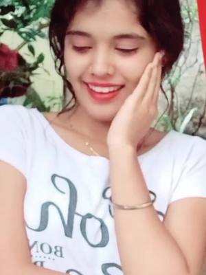 A post by @curvesnpixels on TikTok caption: lae dooba🌼🥰 #foryou #fy #foryoupagе #curvesnpixels #viral #bollywood #expression