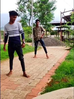 A post by @mr_sharukh08 on TikTok caption: goligat tola 😂😂 @digambarjoshi0 @mrvishalpathare #b #viral #indian #team_08_313 #mr_sharukh_08 #gopro #keepsupport #trending #foryou #typ #dance #a