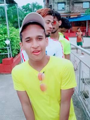 A post by @riyaz08howrah on TikTok caption: a66a.se.#viral.karo..kisko.cute.lagrahe.he.#sharethecar#whatsmyweight#foryoupage#@tiktok_india#sharethecare#dute#tending#gopop#navratnacoo#.