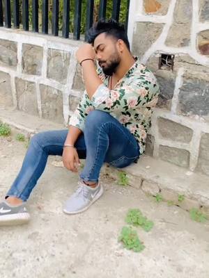 A post by @sunilseth8055 on TikTok caption: Sachi mai bhot miss karta hu💔😭😭#trending #foryou #fyp #brokenheart #missyou #sunilseth8055 #tiktok_india #viral #for @ishita_garg02