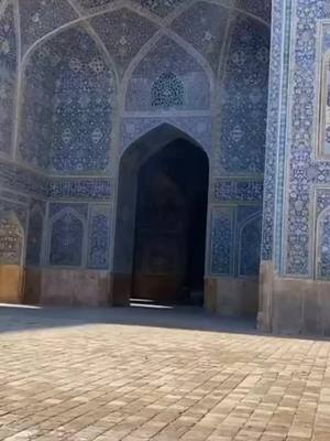 A post by @sameerashaikh884 on TikTok caption: 😍 Mashallah😍#masjid #allah #arab #haintaiyaarhum #sharethecare #fyp #tiktok_inida #viralvideo @parvejparvej007