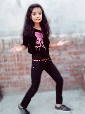 A post by @kanchan_patwa on TikTok caption: Tum mile ❤️😘 #myntraeorschallenge #fyp #dance #dancer #foryou #tiktok #tiktokindia #tummile #tummiledilkhile