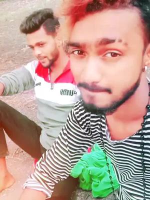 A post by @shivadeshmukh2526 on TikTok caption: bhai bhai masti time #💛💛😜😜💛💛 #foryou #foryoupage #cg #tiktok_india @onkardev @rajdev020 @nageshbabu0707 @monasahu213 @likhudilliwar @praveen.sen