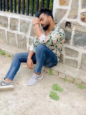 A post by @sunilseth8055 on TikTok caption: Chord gyi akela💔💔😭#trending #foryou #fyp #forever #brokenheart #sunilseth8055 #tiktok_india #viral #for