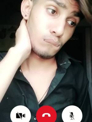 A post by @aashu_0702 on TikTok caption: girls Ko koi nhi smj skta yrr😂😅#foryou #foryoupage #trending #gaharbaithoindia #susantsinghrajput #tiktokindia @tiktok @i_ishagupta