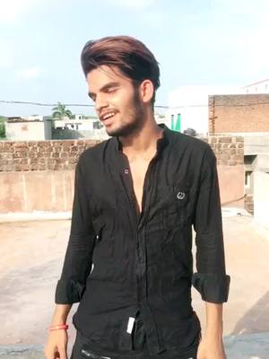 A post by @sabir_ns on TikTok caption: Kuch notic kiya piche🧐 #ns😎 #tiktokindia #viral