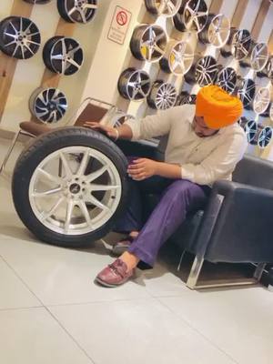 A post by @shera__sandhu on TikTok caption: ਦਿੰਦਾ ਟੁੱਟਣ ਨਾ ਪੈਂਟ ਦੀ ਕਰੀਜ਼ ਨੂੰ ਅੜਕੇ ਪੁਗਾਂਉਦਾਂ ਗੱਭਰੂ ਹਰ ਰੀਝ ਨੂੰ 💪🏻❤️#creativewheels #navaansandhu #scorpio_lover