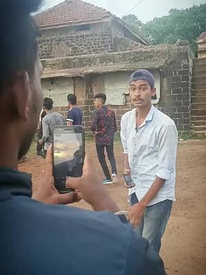 A post by @rohit_atyalkar75 on TikTok caption: परत आलीत😂@santosh_mane_55 #team_royal9 #kolhapur #नादखुळाकोल्हापूर #कोल्हापुरकरmh09 #कोल्हापूर #marathi #foryou #vairal #duet #mh09 #royask09