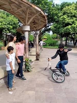 A post by @yusufbmx on TikTok caption: Jo Tumlog Nahi Samjhe Woh Bacha Hoke Samajh Gaya Talent kya hota hai @baloch_bushra #bmx #bmxboy #bmxyusuf #sports #bmxlife #yusufbmx #tiktokindia