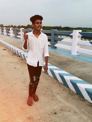 A post by @serful_007 on TikTok caption: চাবি🔑🔑😁😁😀😀🤣🤣#funny #freefirelover #comyde @tiktok_india