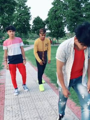 A post by @akkukunwar1 on TikTok caption: Mene sahi kiya na guys 😤🤗 comment me btao 🥰 #kqcouple #foryoupage #viralvideo #foryou #blooper @yashuthapa0 @mr_sharma795 @tiktok_india