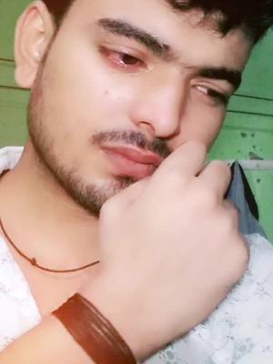 A post by @aryan__7860 on TikTok caption: kabhi haste hae kabhi rote hae 🙁#forou #foryoupage #tranding #@tiktok_india @tiktok