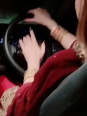 A post by @shanayasinghania7755 on TikTok caption: #foryoupage #tiktokindia #shanayasinghania7755 #vairalvideo❤s nightcardrive😘