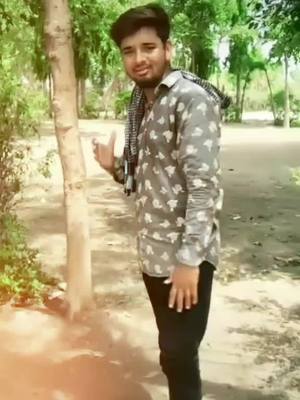 A post by @mr__x___999 on TikTok caption: 😍😍😎my memory 😘😜#foryou #foryoupage #trending #tiktokindia #team999 @rajasikotar05 @munna_darbar_999 @dalpusinhdarbar999