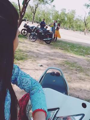 A post by @nikzal_01 on TikTok caption: wakehi kitna Khub surat hai 😍😀🖤#foryou #trandingvideo #nikzal_01 #viral #afzalnikhat #afzalnikhat #gujju #gujjucouple