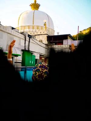 A post by @soyalsoyalsheikh on TikTok caption: ya Garib Nawaz