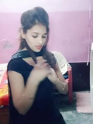 A post by @khushikhushi704 on TikTok caption: #tredding #tik_tok_india