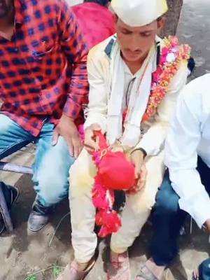 A post by @sandippawarsp302 on TikTok caption: 😂😂#trending #foryoupage #जयसेवालाल #duet #foryou #banjaraboysp #viral #आम्ही_वडगांवकर #support #mh21jalna #fly