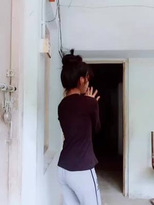 A post by @kajal___raj__1 on TikTok caption: lakh jaiyenge😆#foryou #foryourpage #duet #tiktok_inida #fyp #viral #tranding #handwashchallenge