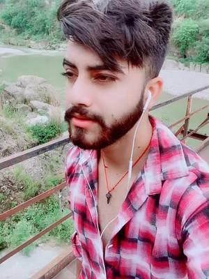 A post by @rjmohit2 on TikTok caption: Dil mera Dekho#trending #expression #rjmohit #likefollowme #viral #foryou @tiktok_india