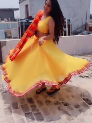 A post by @vinu_sharma971 on TikTok caption: Monsoon vibes😍😍#monsoonvibes #monsoongirl