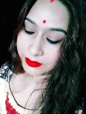 A post by @moina_di_222 on TikTok caption: #lipcolourchallenge