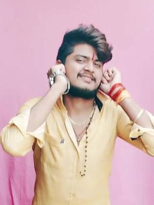 A post by @anandpandey_kaptan on TikTok caption: नाही ले आईला बनारसी साड़ियां हो#foryou #bhojpuri #trnding @tiktok_india