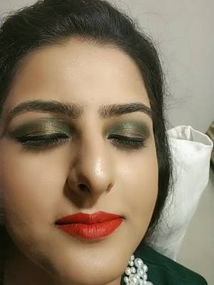 A post by @somnanipooja on TikTok caption: #eyemakeup #likecommentshare #foryou #fypシ #smokieyes #tiktok_india