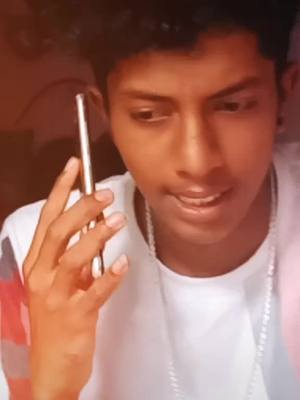 A post by @abhi_acchu_46 on TikTok caption: nan mobile hange agbitayte aunty 😂#viralvideo #kannadatiktok #trandin