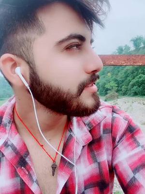 A post by @rjmohit2 on TikTok caption: Achaa to kyaa#trending #expression #rjmohit #foryou #viral @tiktok_india