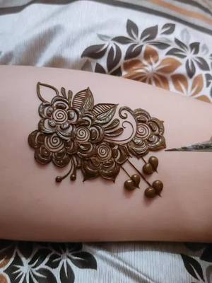 A post by @rihan_saifi01 on TikTok caption: Aur New Designs Sikhne Ya Dekhne Ke Liye Instagram Ki Story Par Aa Jaao ID👉3d_henna_touch #mehndi #instagram #insta #tiktokindia #tiktoker #girl #4u