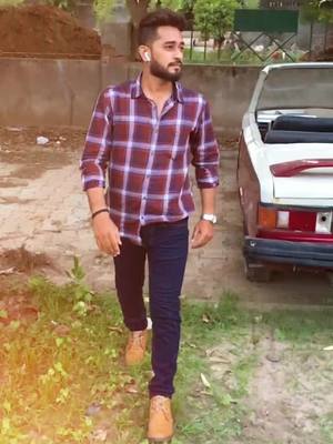 A post by @faizanshayer17 on TikTok caption: Akele rehena sikh lo...Koyi sath nahi dega..💔😊 #Love #faizanshayer #slomotion #slomo