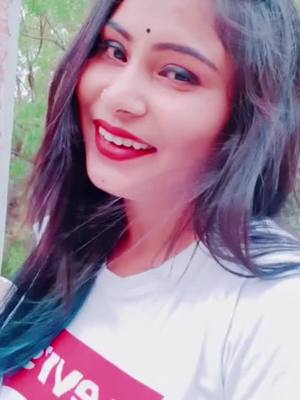 A post by @pinkymehra27 on TikTok caption: Agar band ho jayegi Meri Aankhen💓💓💓#virlavideo #tiktokviral #tiktokti_india #oldsongs #foryoupage #oldchallenge