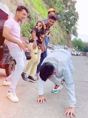 A post by @iam__noddy on TikTok caption: Wait for Walk😍 @noorali89__ @khushfarooqui #trand #tredding #foryou #fyp #dgang