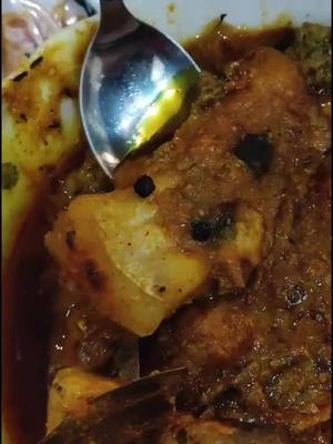 A post by @potpourrivlogs on TikTok caption: #bengalifood #fishcurry #monsoonvibes #bengalisong #desifood #tiktokbengal #indianfood #bangla