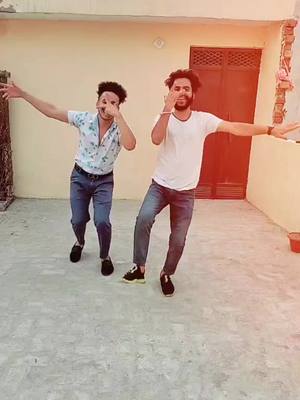 A post by @itsmeharshuu on TikTok caption: video dekho mooj aajayegi 😁🤟@kapil_singh009 @tiktok_india #foryoupage #viral #trending #tiktok_india #haryanvi #dance #TideLagaoDaagHatao