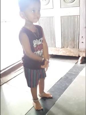 A post by @govind__patil__007 on TikTok caption: #viral_video #for_you आदर्श_घाडगे_नाचताना...🙈😍😘