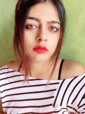 A post by @poojanagar___ on TikTok caption: Ussey lgta h mujhe dard nahiii hota💔 #TideLagaoDaagHatao #foryoupage #goviral #bhfyp #trendig #thoughts #sadlife #alonelife #hurtfeelings