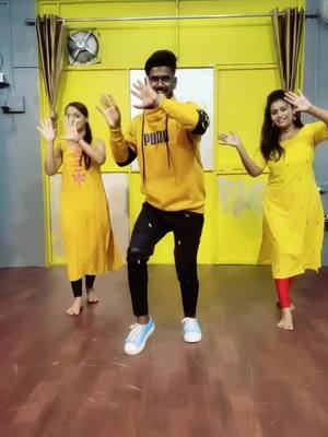 A post by @sandipsuryawanshi on TikTok caption: जरी मी पाऊस झाले💦💦@punam_punekar @kajol1528 #tiktok_india #trendingsong #sandip_dancer #tiktokmarathi #tiktokmarathi