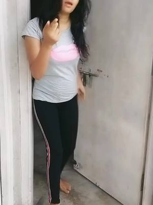 A post by @mahisingh_77 on TikTok caption: yaari k😄#dance #foryoupage #i_m_manisha #tiktokindia #foryou @cutybeautykhan @tiktok_india