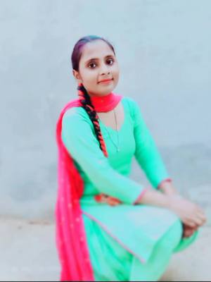 A post by @soniachoudhary17121998 on TikTok caption: #soniachoudhary1712 #viral