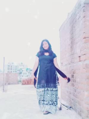 A post by @rekhakhatrirawat on TikTok caption: saawan aaya aajaa😍💃#tiktok_india #foryou #fyp #🙏🙏🙏