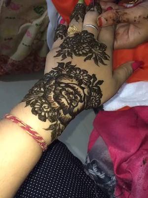 A post by @julianapari29 on TikTok caption: #beaxomia #northeastgirl #foryouシ #bexomiya #tiktok____india #mehendi #mehndidesign