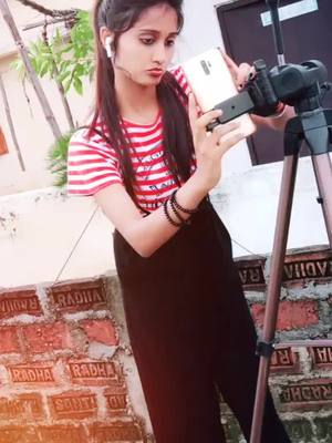 A post by @sweety_singh_3 on TikTok caption: mujhse nhi hoga😜😁#foryou #teambhojpuriya #lovesweetu @tiktok_india